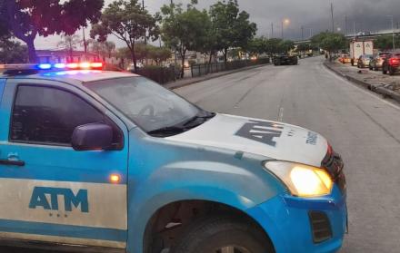 Camión volcado autopista Narcisa de Jesús