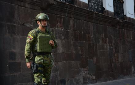 El toque de queda en Ecuador se aplicará inicialmente en cuatro provincias del país.