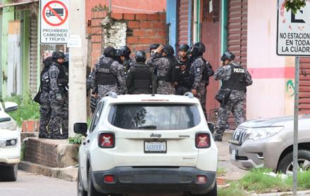 Integrantes de la Policía de Bolivia