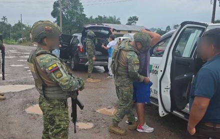 Los militares han pasado a asumir funciones que van desde patrullajes urbanos, control de cárceles, destrucción de minería ilegal