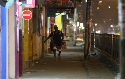 La medida limita la circulación de personas desde las 23:00 de este 15 de marzo hasta las 05:00 del siguiente día