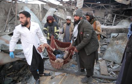 Evacuados del lugar, en Kabul, Afganistán,