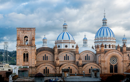 Cuenca es una de las ciudades favoritas por los turistas para descansar durante los feriados.