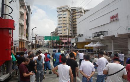 retiro de vehículos del Multicomercio en Guayaquil