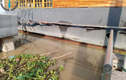 Descargas de aceite en el río Guayas