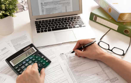 Contribuyentes tienen nuevo plazo para declarar impuestos tras problemas técnicos del SRI.