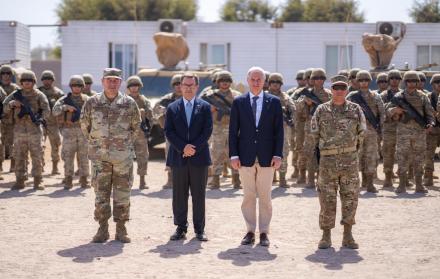 Kast presenta plan con muros y zanjas en frontera norte de Chile.