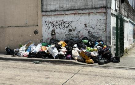 basura acumulada en Mapasingue este