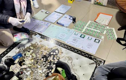 Un operativo ejecutado de forma simultánea en Pichincha, Imbabura y Manabí dejó como resultado la detención de diez personas