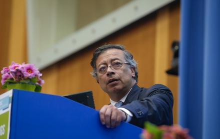 El presidente Gustavo Petro denunció que el dispositivo habría sido “lanzado desde un avión”