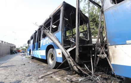 incendio en bus de Metrovía