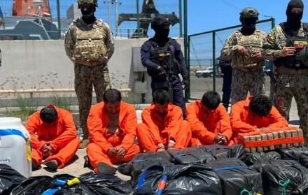 Los cinco detenidos fueron capturados en dos operativos en alta mar, entre la Armada del Ecuador y la Guardia costera de EE.UU.