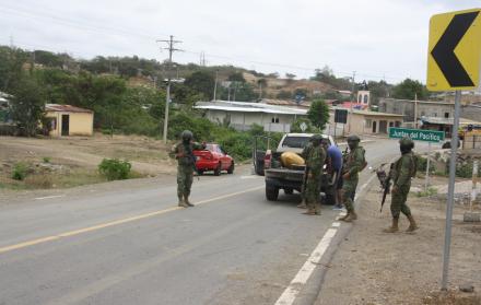 En la comuna Juntas del Pacífico, de manera permanente personal militar efectúa operativos