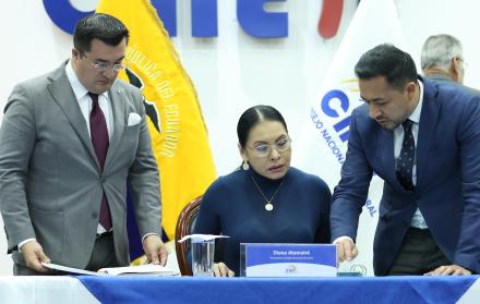 DIANA ATAMAINT PRESIDENTA CNE