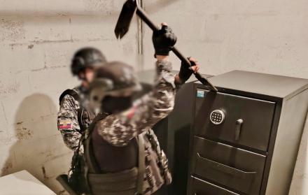 dinero-caja-fuerte-Quito