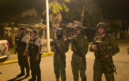 El ministro del Interior, John Reimberg, señaló que el Gobierno analiza la posibilidad de extender el toque de queda a otras provincias.