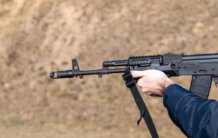 Imagen de Arma, Pistola y Rifle.