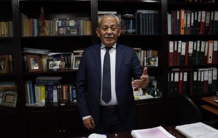 CARLOS AGUINAGA EXPRESIDENTE TSE