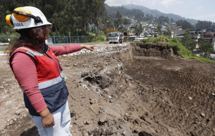Para llegar hasta la quebrada de El Tejado, en donde se amplió la piscina de captación, se avanza desde la zona de El Teleférico.