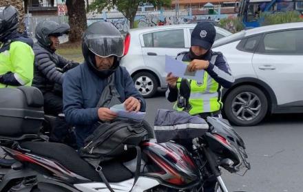 Controles motos Quito