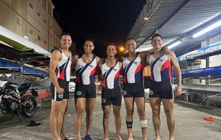 Equipo de remo Yahuarcocha-Astillero