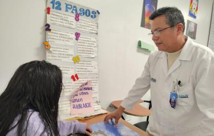 médico José Giler en el Cetad