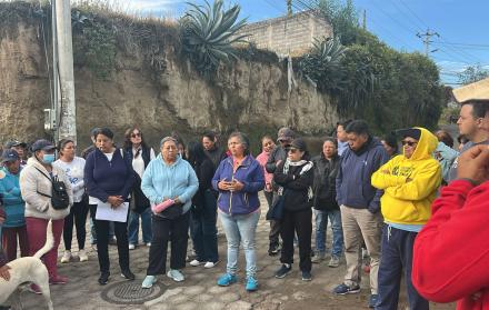 plantón por desabastecimiento de agua en Puembo