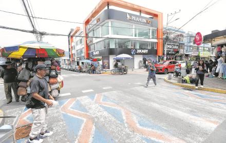 Referencia. La expansión urbana de Tumbaco impulsa la apertura de negocios sin LUAE o con uso inadecuado, lo cual genera preocupación.