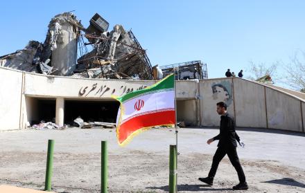 complejo deportivo Azadi