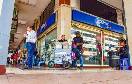 COMERCIO INFORMAL GUAYAQUIL