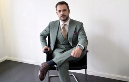 Gobernador de El Oro, Francisco Minuche looks con IA