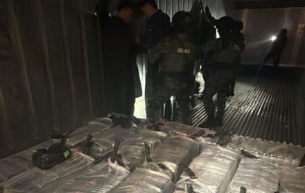 Un operativo dejó como resultado la incautación de una tonelada y media de droga y la detención de siete personas.