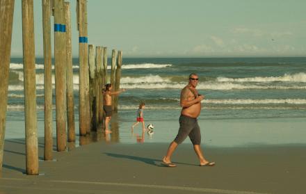 El estado del mar en la costa continental e insular de Ecuador se mantendrá con oleaje moderado