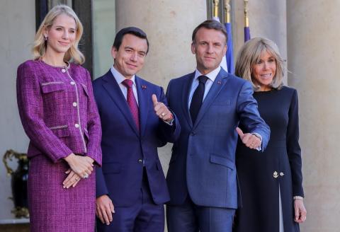 Daniel Noboa, Lavinia Valbonesi, Emmanuel Macron y Brigitte Macron.