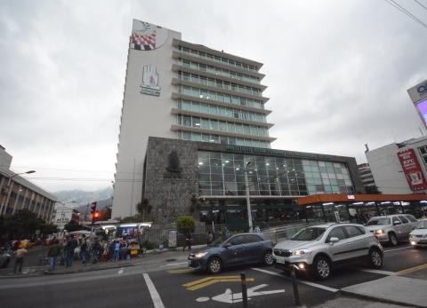 Un extranjero intentó sacar $ 40.000 del IESS de Quito suplantando una identidad