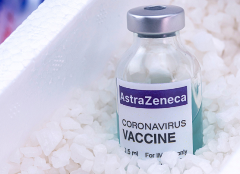 AstraZeneca reconoce que su vacuna contra el COVID-19 puede provocar trombosis