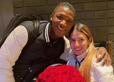 As&iacute; fue la &iacute;ntima celebraci&oacute;n de Mois&eacute;s Caicedo junto a su pareja en Londres