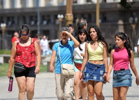 Argentina afrontar&aacute; ola de calor y tormentas durante los &uacute;ltimos d&iacute;as de 2025