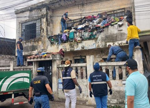 Guayaquil: Vecinos denunciaron una casa con desaseo que causaba problemas
