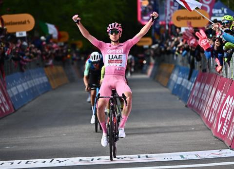 Pogacar impone la fuerza de la maglia rosa con triplete en el Giro de Italia