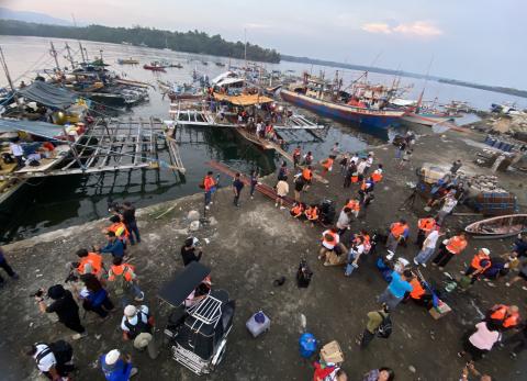 Una flotilla civil zarpa para reclamar soberan&iacute;a filipina en mar de China Meridional