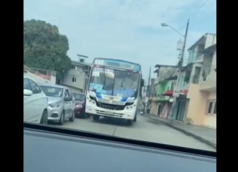 Guayaquil: Sanci&oacute;n para operadora de bus urbano que circul&oacute; en contrav&iacute;a