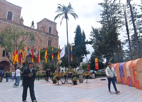¿Por qué las fiestas de Cuenca se sienten diferentes a cualquier otra en Ecuador?