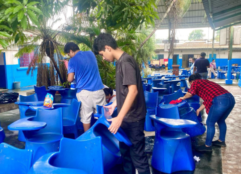 Mingas en Costa y Galápagos se preparan para la vuelta a clases