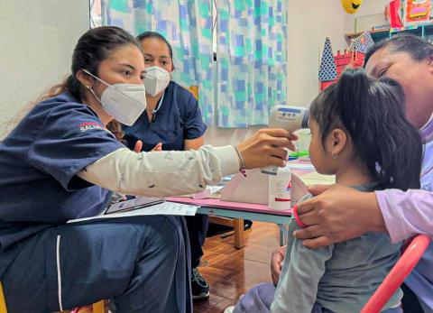 Quito confirma caso de tos ferina en plantel municipal: 110 estudiantes son evaluados