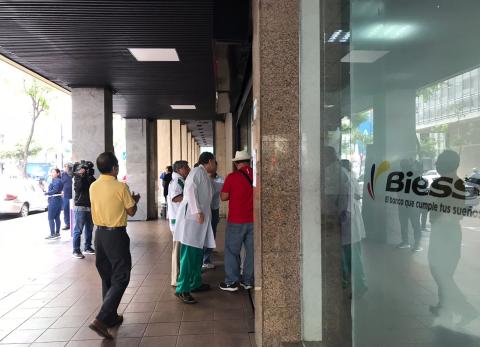 Rigurosidad en contratos: clave para frenar la suplantación de identidad en Ecuador