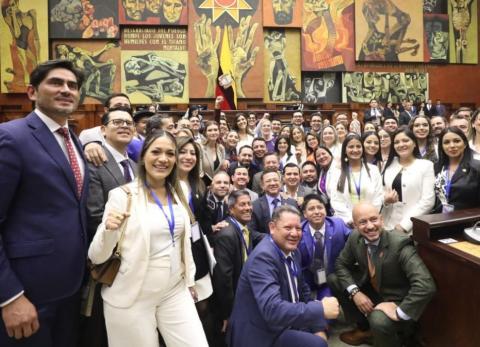 Las propuestas de la Asamblea hacia los jóvenes son superficiales y atadas al pasado