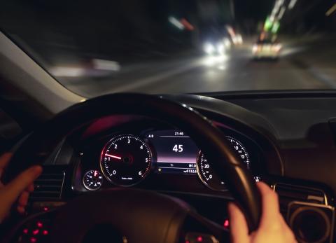 Vibración en el volante del auto, ¿a qué se debe? Tome precauciones