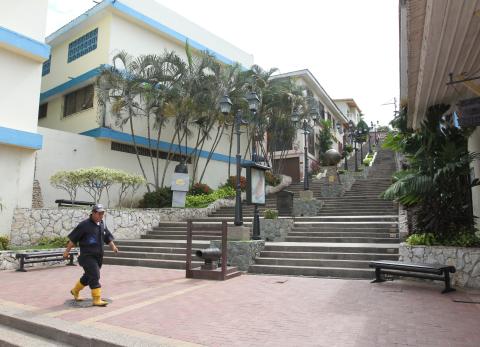 Arte en el cerro Santa Ana: Explorarte denuncia a Municipio de Guayaquil por proyecto