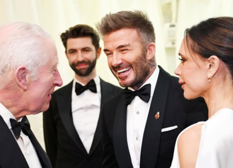 David Beckham es nombrado caballero por el rey Carlos y se convierte en Sir David